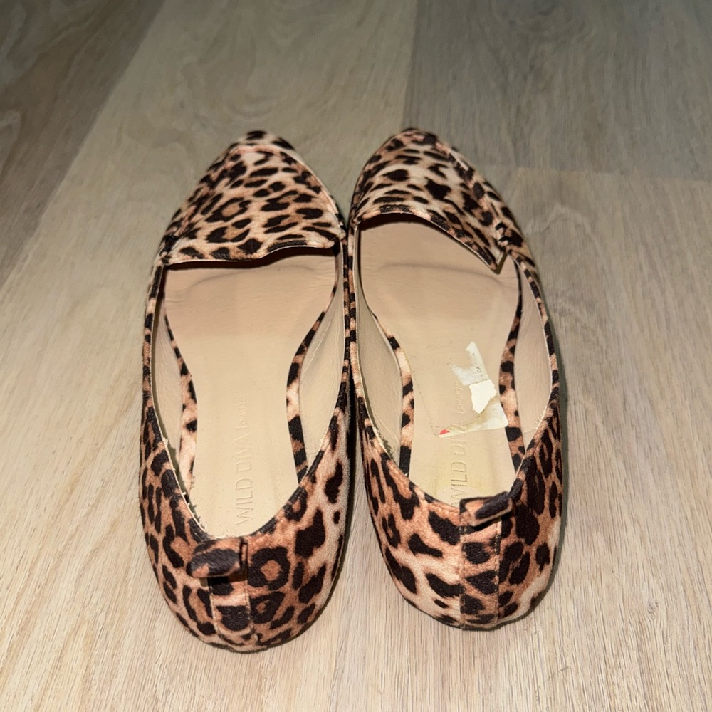 Leopard Print Flats Loafers by Wild Diva - Size 8 - Picture 2 of 4